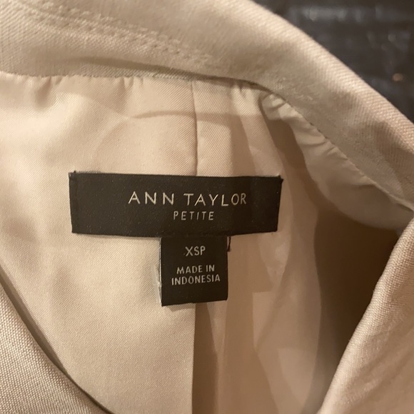 Ann Taylor Vest - Picture 3 of 3